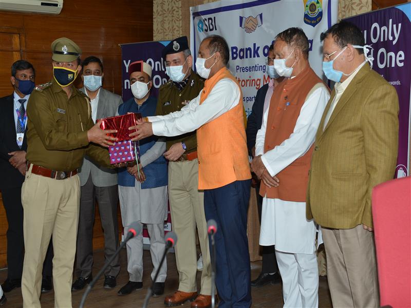 Chief Minister Jai Ram Thakur distributed Blood Pressure Monitors, provided by the State Bank of India as part of social responsibility to the Police personnel of the State here today.
