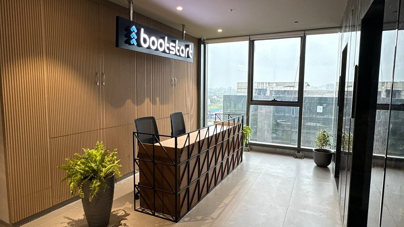 30920_BOOTSTART_reception_area_2