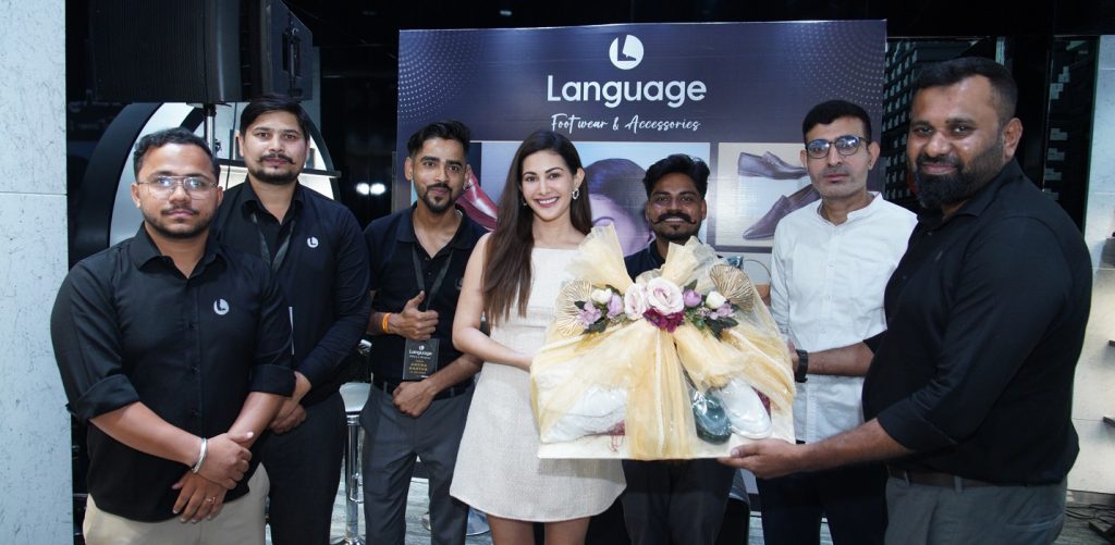 32291_The_Language_Store_Amyra_Dastur-1