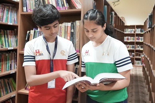 32413_Students_engaged