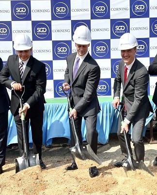 Corning and SGD Pharma Announce Joint Venture to Open New Glass Tubing Facility and Expand Access to Corning Velocity Vial Technology in India Corning and SGD Pharma Announce Joint Venture to Open New Glass Tubing Facility and Expand Access to Corning Velocity Vial Technology in India