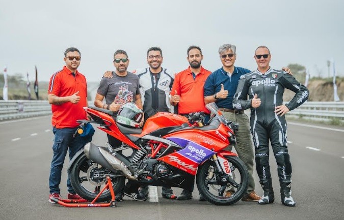 TVS Motor Company and Apollo Tyres Set a New 24-hour Indian National Speed Endurance Record on the TVS Apache RR 310 TVS Motor Company and Apollo Tyres Set a New 24-hour Indian National Speed Endurance Record on the TVS Apache RR 310