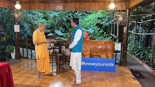 Haribol’s Janmashtami Showcase: Empowering Ethical Dairy through the “KnowYourMilk” Campaign at ISKCON RadhaGopinath Temple Mumbai Haribol’s Janmashtami Showcase: Empowering Ethical Dairy through the “KnowYourMilk” Campaign at ISKCON RadhaGopinath Temple Mumbai
