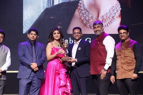 Malabar Gold & Diamonds Wins Two Prestigious Awards in Jewellery Sector Malabar Gold & Diamonds Wins Two Prestigious Awards in Jewellery Sector