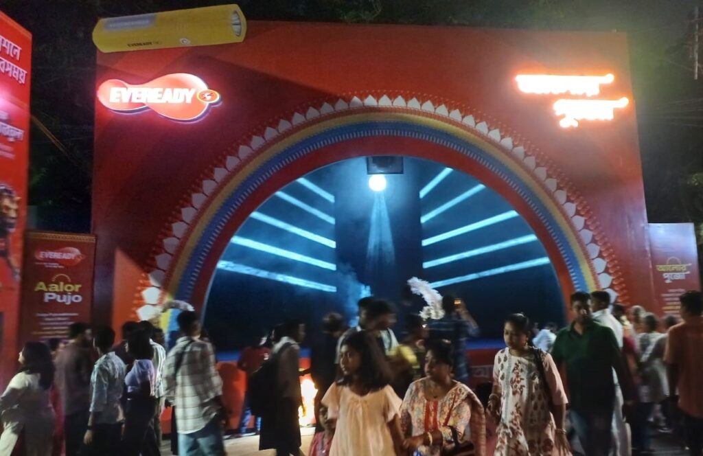 Eveready and Ogilvy Lights up Kolkata with Maa Durga Display Made Entirely of Light and Sound Eveready and Ogilvy Lights up Kolkata with Maa Durga Display Made Entirely of Light and Sound