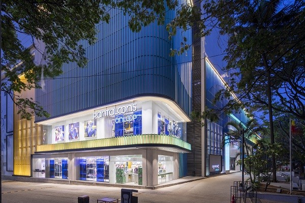 Pantaloons Unveils its First-of-kind Shopping Experience ‘Pantaloons OnLoop’ in India Pantaloons Unveils its First-of-kind Shopping Experience ‘Pantaloons OnLoop’ in India