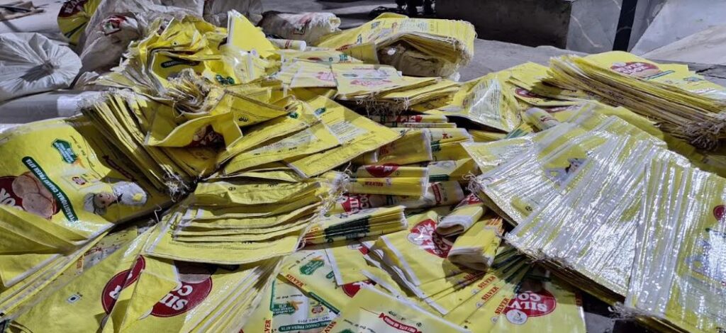 Silver Coin Atta Cracks Down on Counterfeit Threat: Seizes Tons of Adulterated Wheat Flour in Maharashtra and Gujarat Silver Coin Atta Cracks Down on Counterfeit Threat: Seizes Tons of Adulterated Wheat Flour in Maharashtra and Gujarat