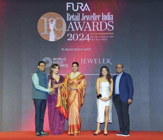 Kirtilals Wins ‘Coloured Gemstone Ring of the Year’ Award at Retail Jeweller India Awards 2024 Kirtilals Wins ‘Coloured Gemstone Ring of the Year’ Award at Retail Jeweller India Awards 2024
