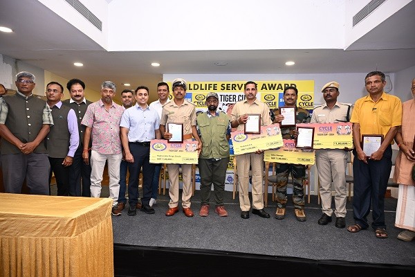Cycle Pure Agarbathi Honours Forest Guardians at 12th Annual Wildlife Service Awards Cycle Pure Agarbathi Honours Forest Guardians at 12th Annual Wildlife Service Awards