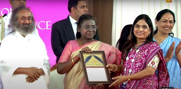 Dr. Bhagyashree Prasad Patil Honored with the Prestigious Vishalakshi Award 2025 by Hon’ble President Droupadi Murmu at the International Women’s Conference Dr. Bhagyashree Prasad Patil Honored with the Prestigious Vishalakshi Award 2025 by Hon’ble President Droupadi Murmu at the International Women’s Conference