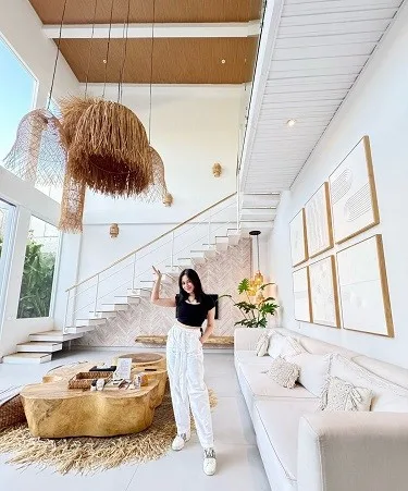 Jannat Zubair & Shivangi Joshi’s Dreamy Summer Getaway Guide to Bali with Airbnb Jannat Zubair & Shivangi Joshi’s Dreamy Summer Getaway Guide to Bali with Airbnb