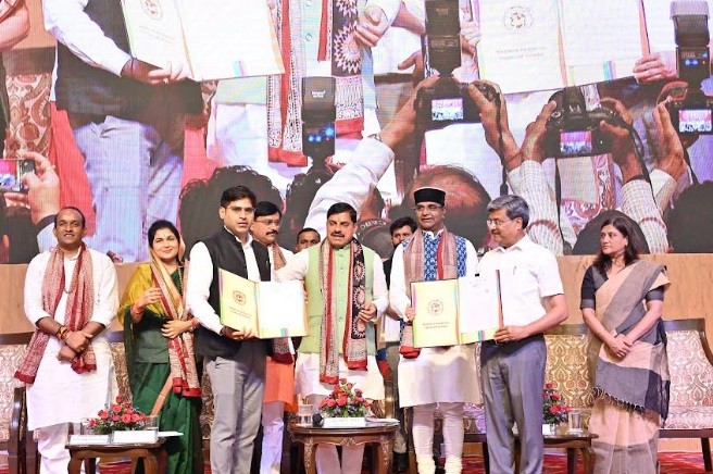 Signify and Madhya Pradesh Tourism Board Partner to Illuminate 61 Villages, Empowering Local Communities Under ‘Har Gaon Roshan’ CSR Initiative Signify and Madhya Pradesh Tourism Board Partner to Illuminate 61 Villages, Empowering Local Communities Under ‘Har Gaon Roshan’ CSR Initiative