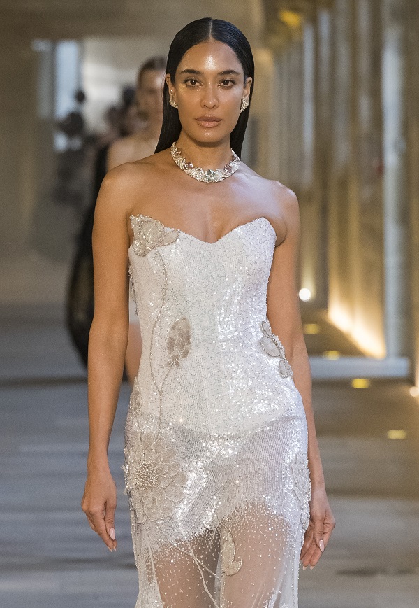 Tanishq Returns to Paris Couture Week with ‘Radiance in Rhythm’ Collection, its Third Consecutive Showcase Styled with Celebrated Designer Rahul Mishra Tanishq Returns to Paris Couture Week with ‘Radiance in Rhythm’ Collection, its Third Consecutive Showcase Styled with Celebrated Designer Rahul Mishra