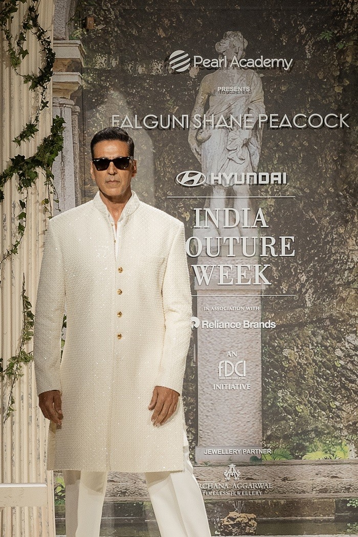 Pearl Academy, the Only Design Education Institution at India Couture Week, Presents Falguni Shane Peacock; Students Work Backstage with India’s Top Designers Pearl Academy, the Only Design Education Institution at India Couture Week, Presents Falguni Shane Peacock; Students Work Backstage with India’s Top Designers