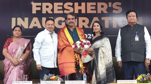 Vels University (VISTAS) Hosts Grand Freshers’ Inauguration – 2025 with Famous Media Personality R. Rangaraj Pandey Vels University (VISTAS) Hosts Grand Freshers’ Inauguration – 2025 with Famous Media Personality R. Rangaraj Pandey