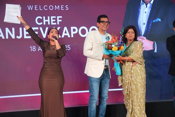 Chai, Cheers & Chef: Gaur City Mall & Sanjeev Kapoor Cooks Recipe of Lasting Memories Chai, Cheers & Chef: Gaur City Mall & Sanjeev Kapoor Cooks Recipe of Lasting Memories
