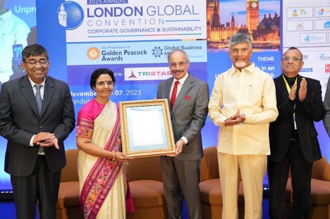 Heritage Foods Wins Golden Peacock Award; Vice Chairperson N. Bhuvaneswari Honoured as Distinguished Fellow Heritage Foods Wins Golden Peacock Award; Vice Chairperson N. Bhuvaneswari Honoured as Distinguished Fellow