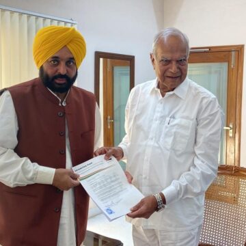 Bhagwant Mann staked a claim to form Govt.
