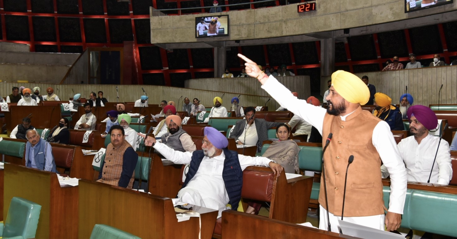 Punjab Cm Tears Into Akali Rank And File In Vidhan Sabha Punjab Cm Tears Into Akali Rank And File In Vidhan Sabha