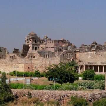 Chittorgarh Fort (Chittor Fort) | Mysteries of the Jauhar Kund | Things To Do, Timings, Images, History & More