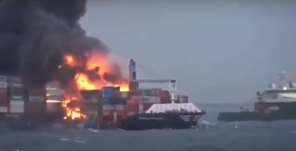 Indian Coast Guard mobilises its assets to help MV X-Press Pearl off Colombo coast Indian Coast Guard mobilises its assets to help MV X-Press Pearl off Colombo coast
