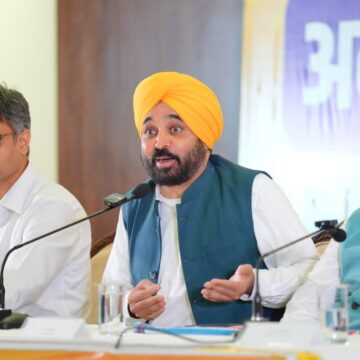 बदलेंगे हरियाणा का हाल, अब लाएँगे केजरीवाल स्लोगन से चुनाव कैंपेन का किया आग़ाज़ |