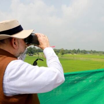 Union Home and Cooperation Minister, Shri Amit Shah visited the Fatehpur BOP on the Indo-Nepal border in Bihar and observed Pillar No. 151 and 152