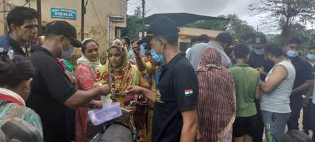 Relief & rescue efforts of Indian Coast Guard in floods-hit areas of Maharashtra, Goa & Karnataka Relief & rescue efforts of Indian Coast Guard in floods-hit areas of Maharashtra, Goa & Karnataka