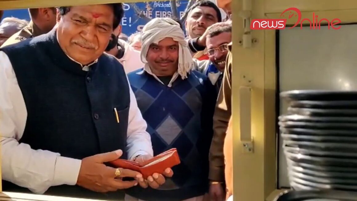 किसानों और मज़दूरों को मिलेगा पेट भर खाना सिर्फ 10 रुपए में । किसानों और मज़दूरों को मिलेगा पेट भर खाना सिर्फ 10 रुपए में ।