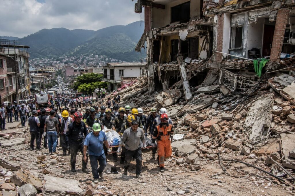 Devastating Earthquake Rock VENEZUELA, 32 dead 700 Hundreds Injured