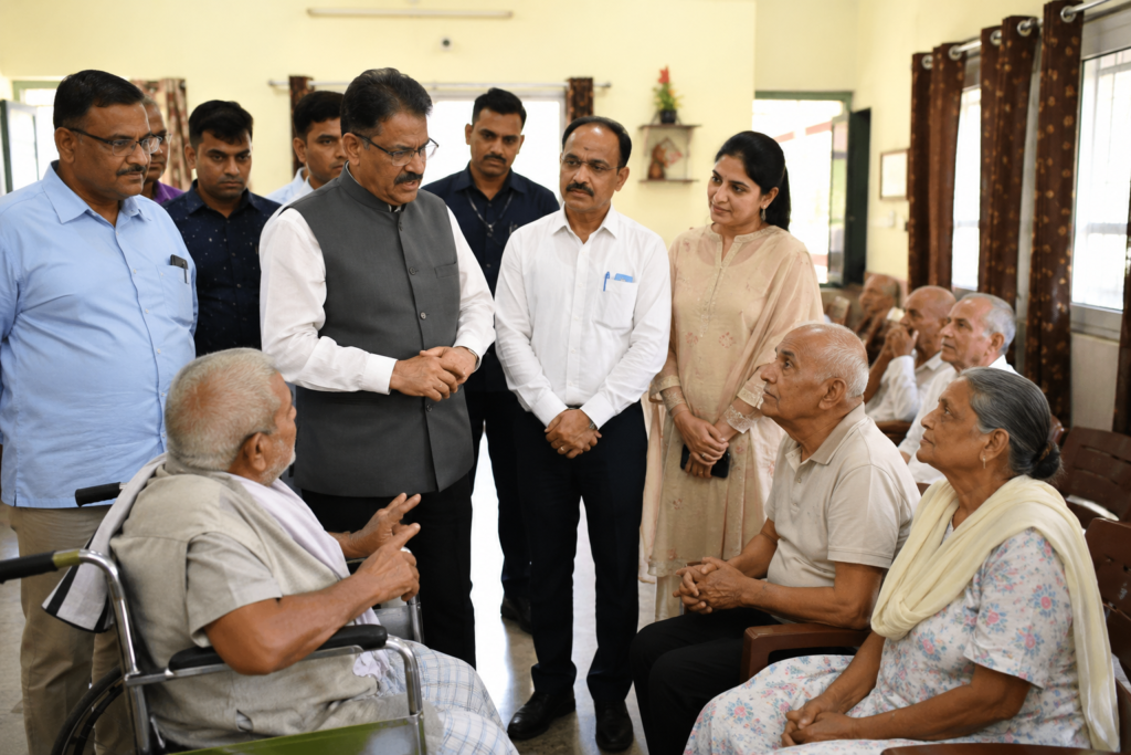 HHRC Chief Visits Rewari Old-Age Home