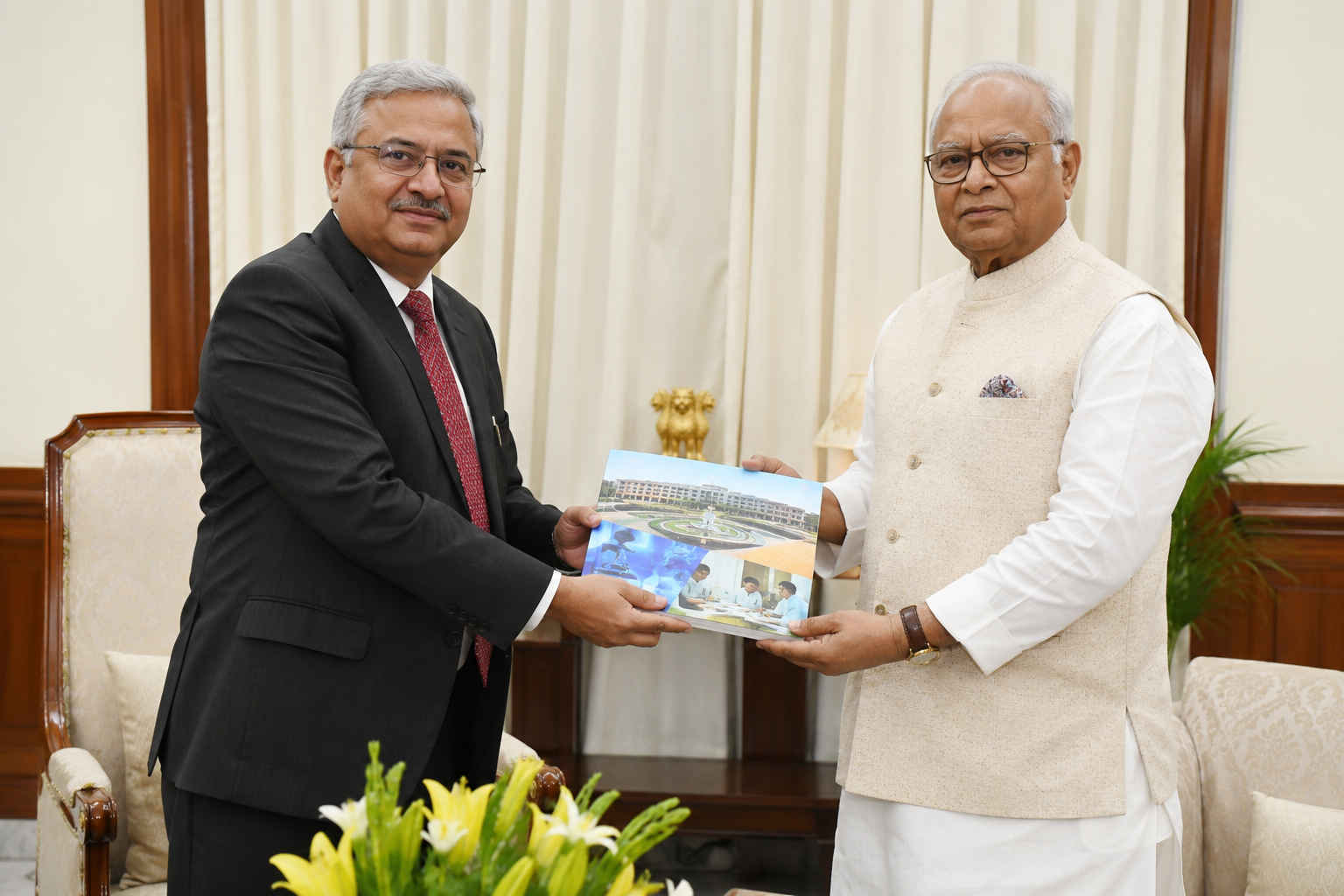 VC Briefs Governor on Kurukshetra University’s Achievements VC Briefs Governor on Kurukshetra University’s Achievements