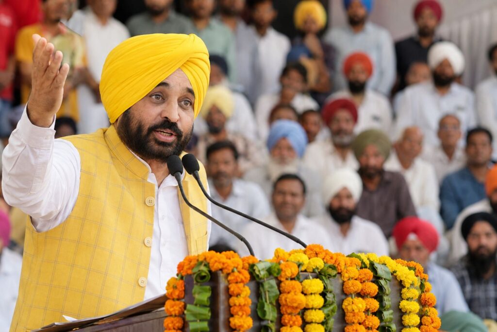 Punjab Announces New Welfare Initiatives During Public Outreach Event in Hoshiarpur; CM Bhagwant Mann Addresses Gathering CM Mann outlines rural development plans and governance priorities in Hoshiarpur