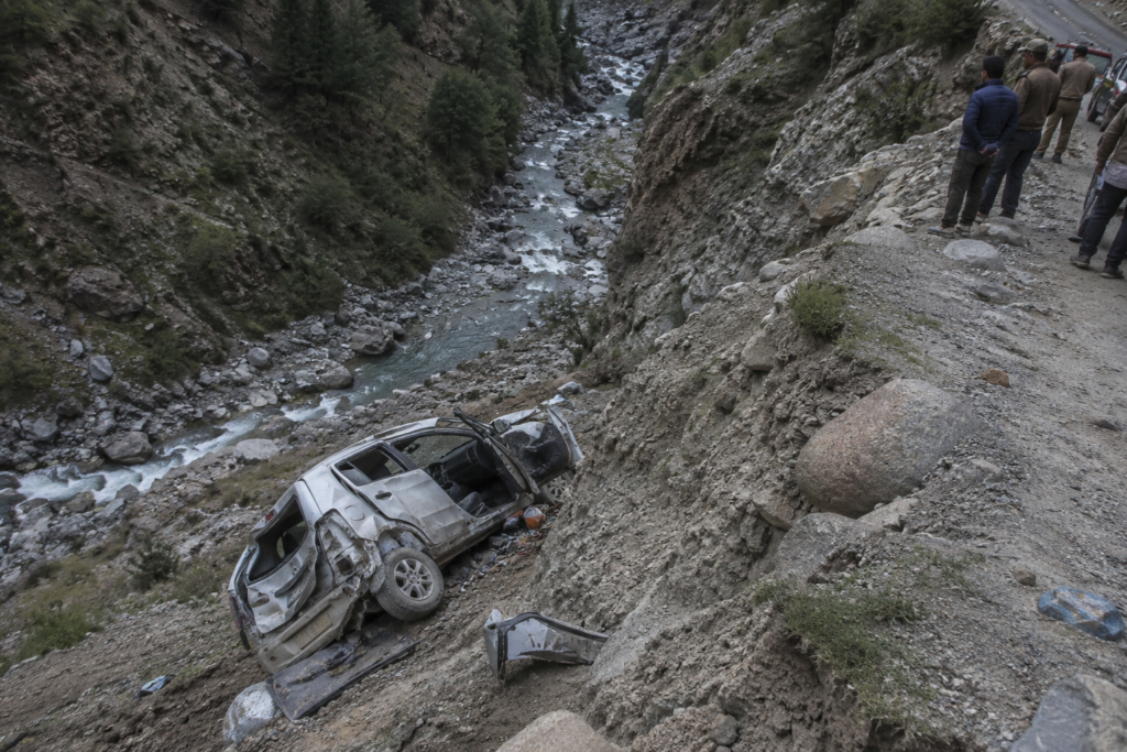 car accident Lahaul spiti accident