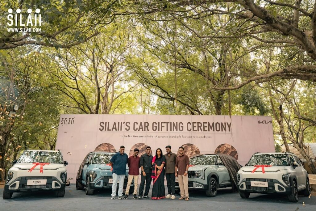 SILAII's Gratitude: Gifting Cars to Four Employees for Their Dedication to the Company's Growth